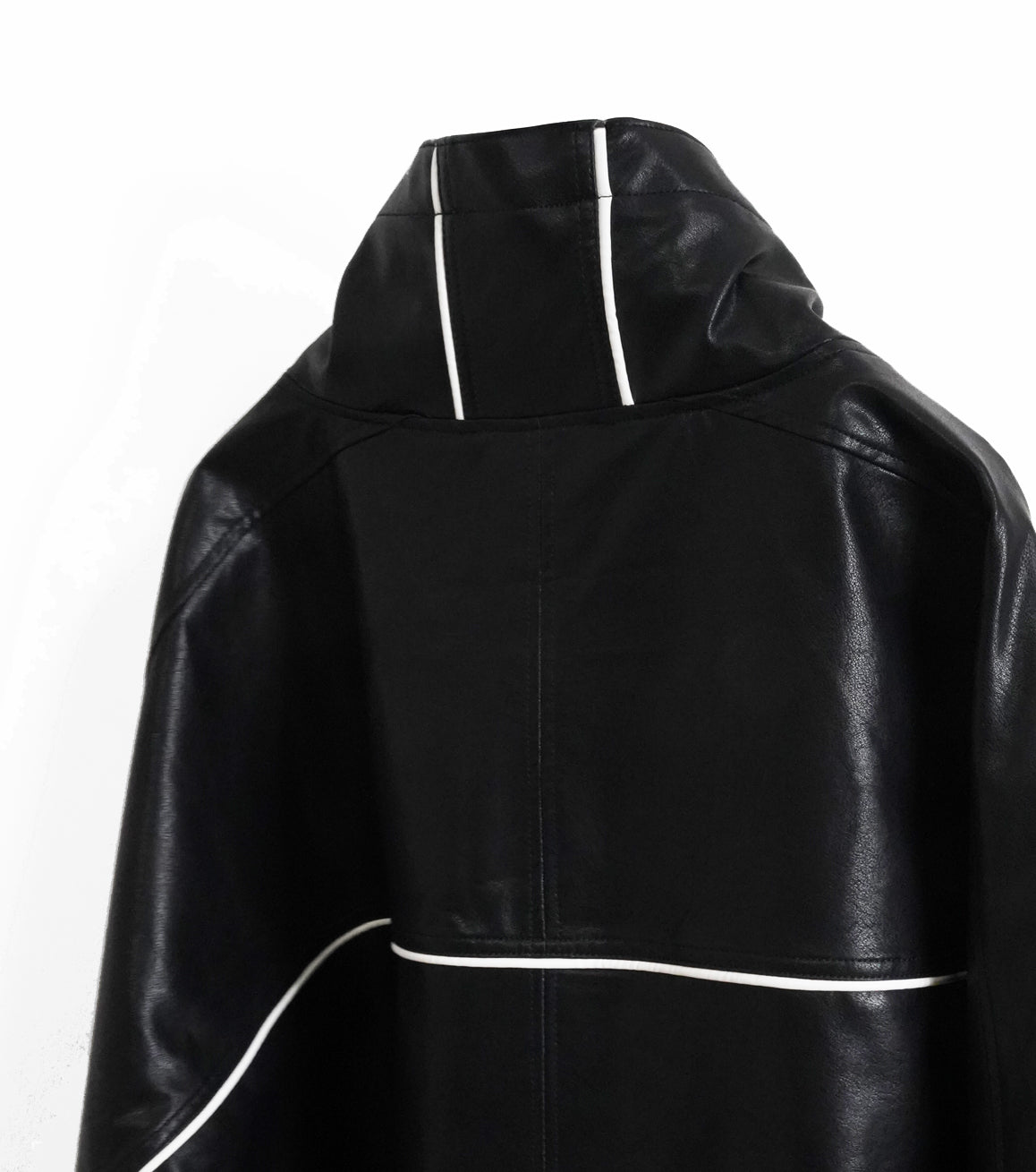 【25AW先行予約】SYNTH-LETHER PIPING JACKET