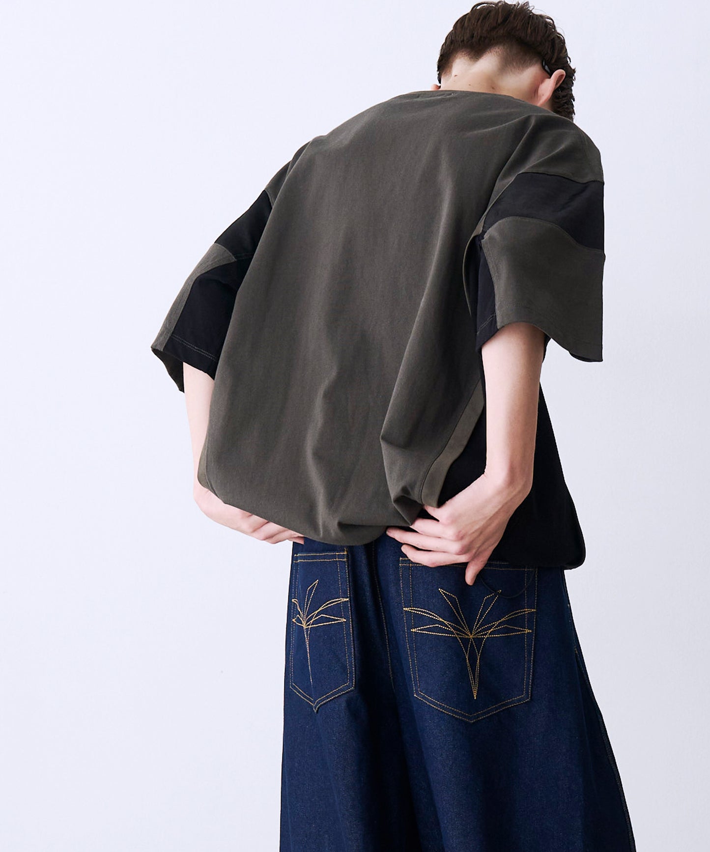 SATIN MIX BLOCK TEE