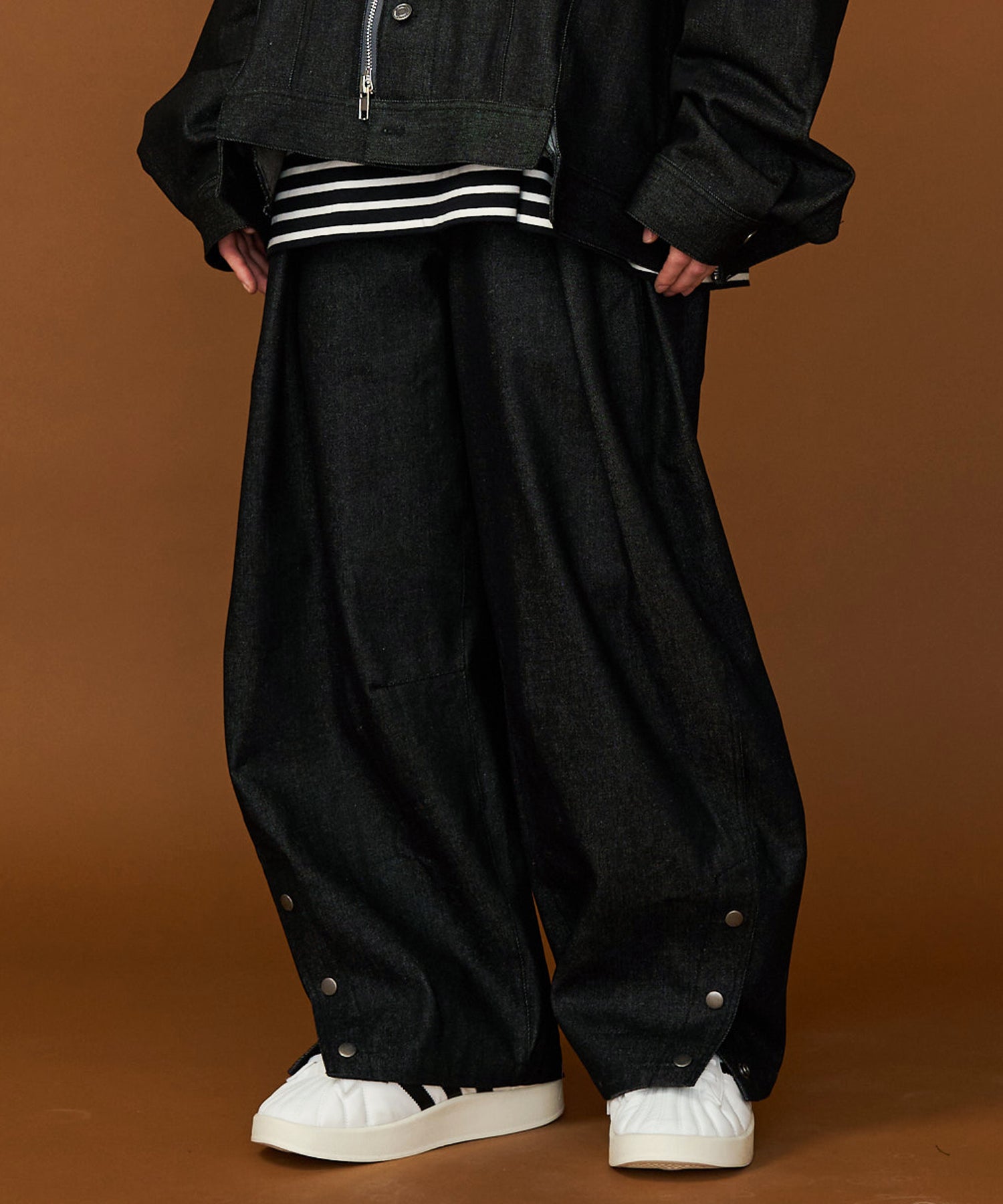 新品　seesew DENIM CURVE PANTS デニム　パンツ　ブラック DENIM CURVE PANTS – seesew