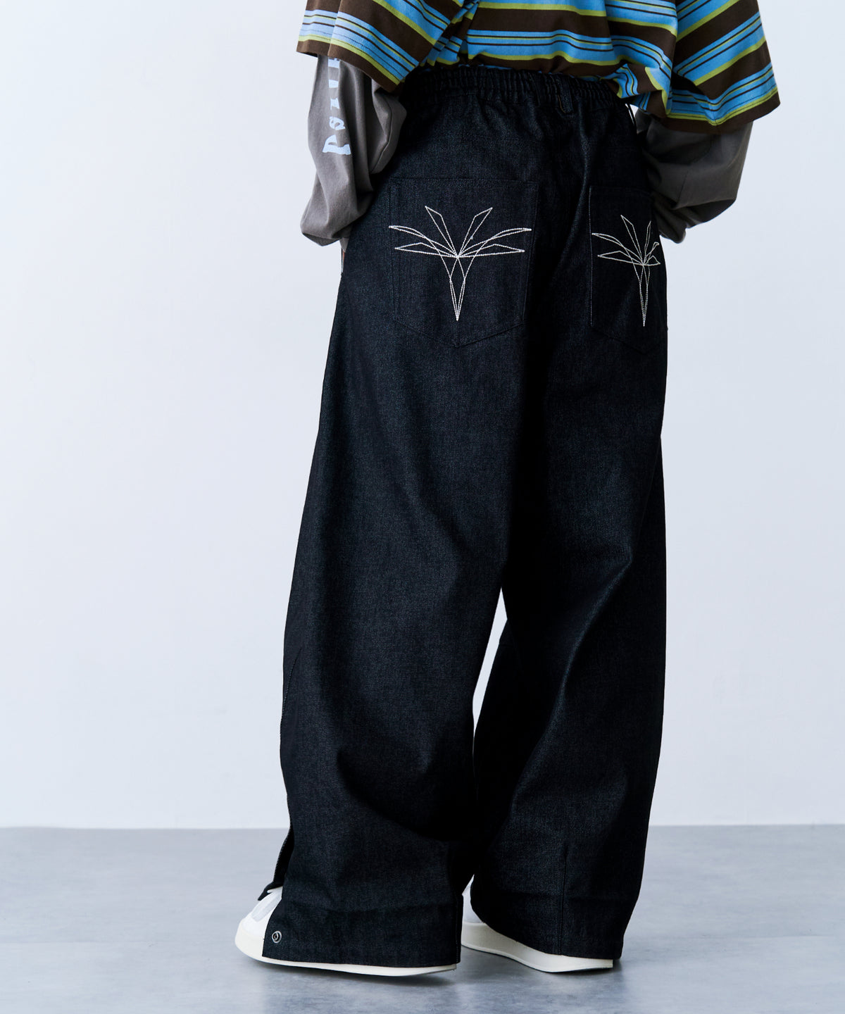 【一部予約】DENIM CURVE PANTS