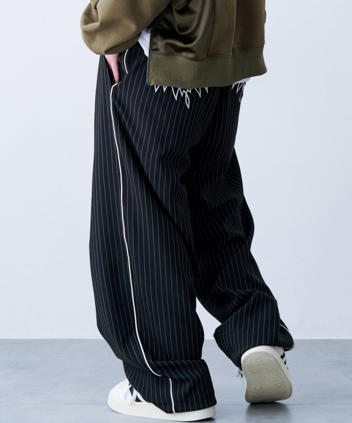 STRIPE MARKED PANTS