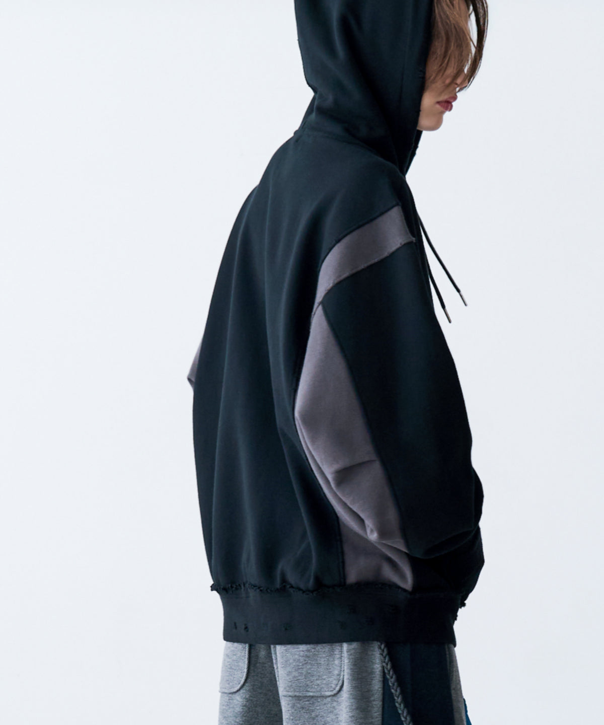DAMAGE DESIGN ZIP HOODIE