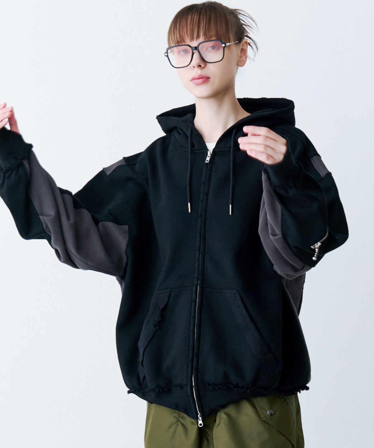 DAMAGE DESIGN ZIP HOODIE