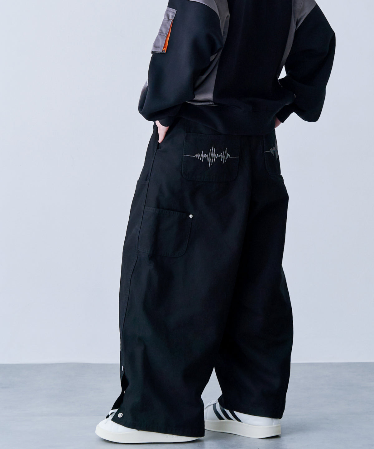 DOUBLE KNEE CURVE PANTS