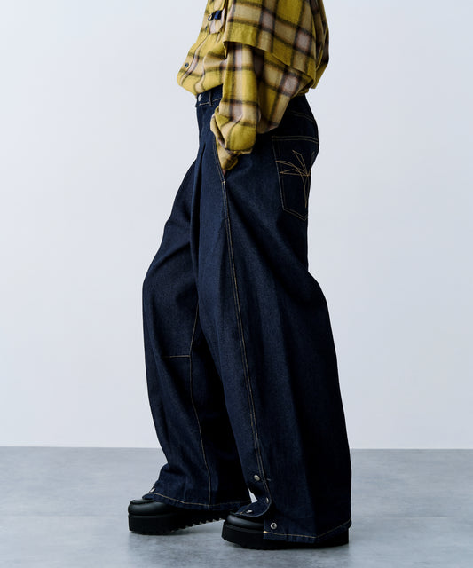 【一部予約】DENIM CURVE PANTS