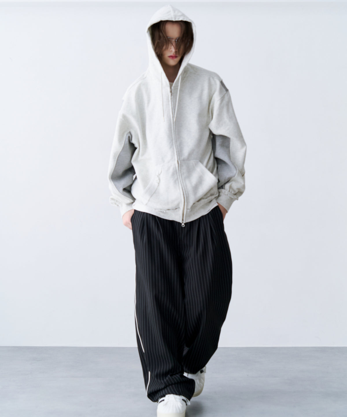 DAMAGE DESIGN ZIP HOODIE