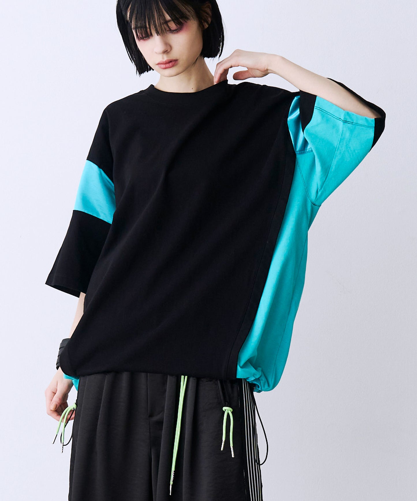 SATIN MIX BLOCK TEE