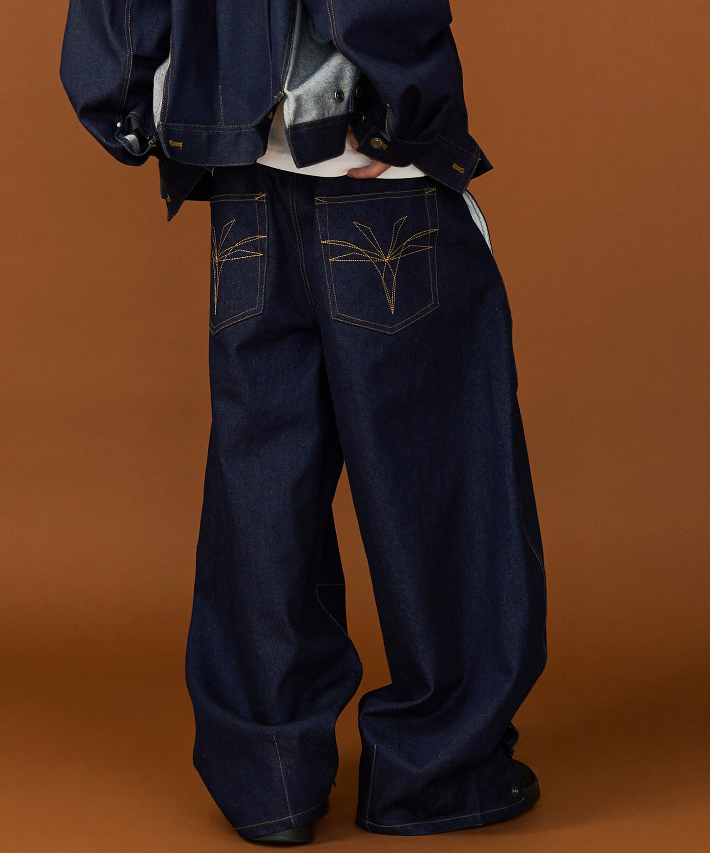 【予約商品】DENIM CURVE PANTS