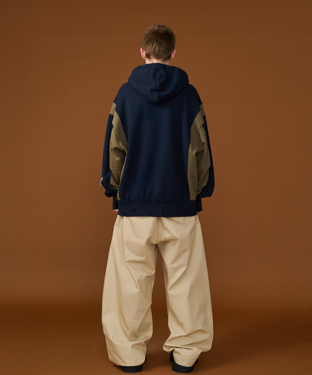 DAMAGE DESIGN ZIP HOODIE