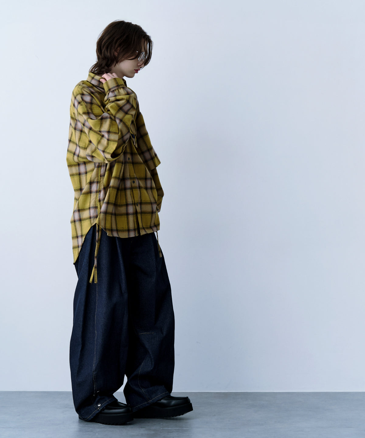 【一部予約】DENIM CURVE PANTS