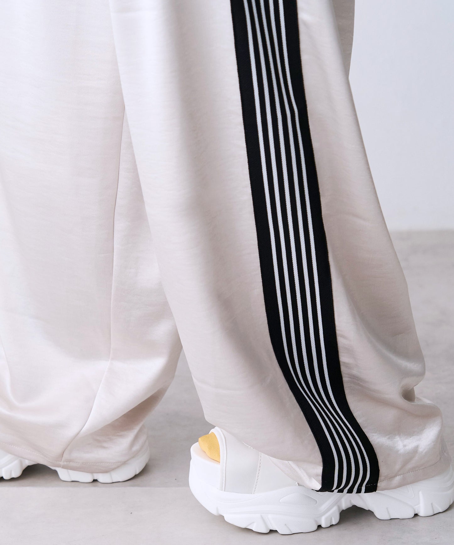 SATIN LINE PANTS