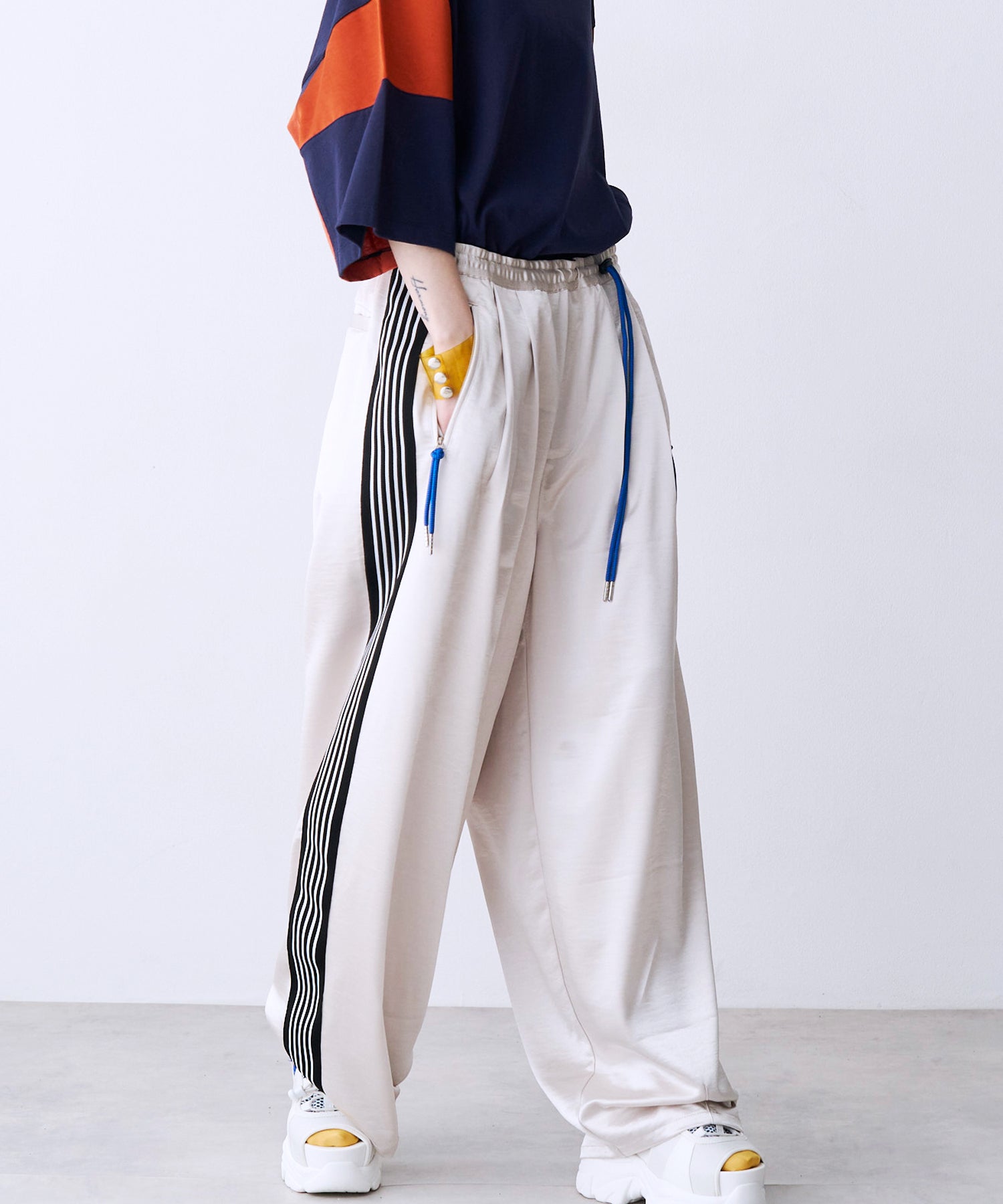 一部予約】SATIN LINE PANTS – seesew